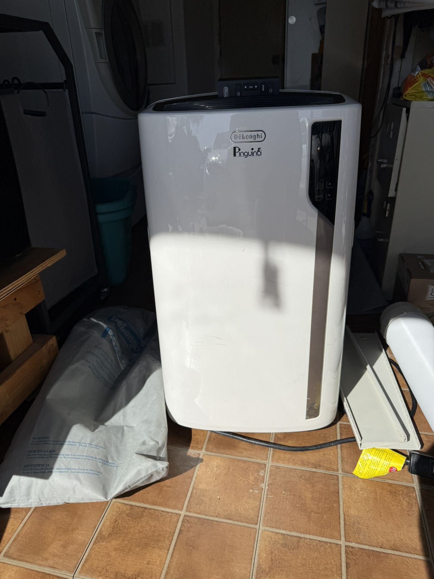 Delonghi AC Unit W/ Remote