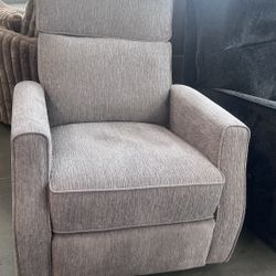 CLEARING OUT!!! New Recliners 30-70% Off Retail!!