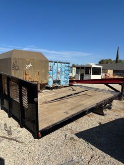 Flat bed