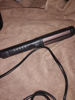 DNA straighter with built in comb