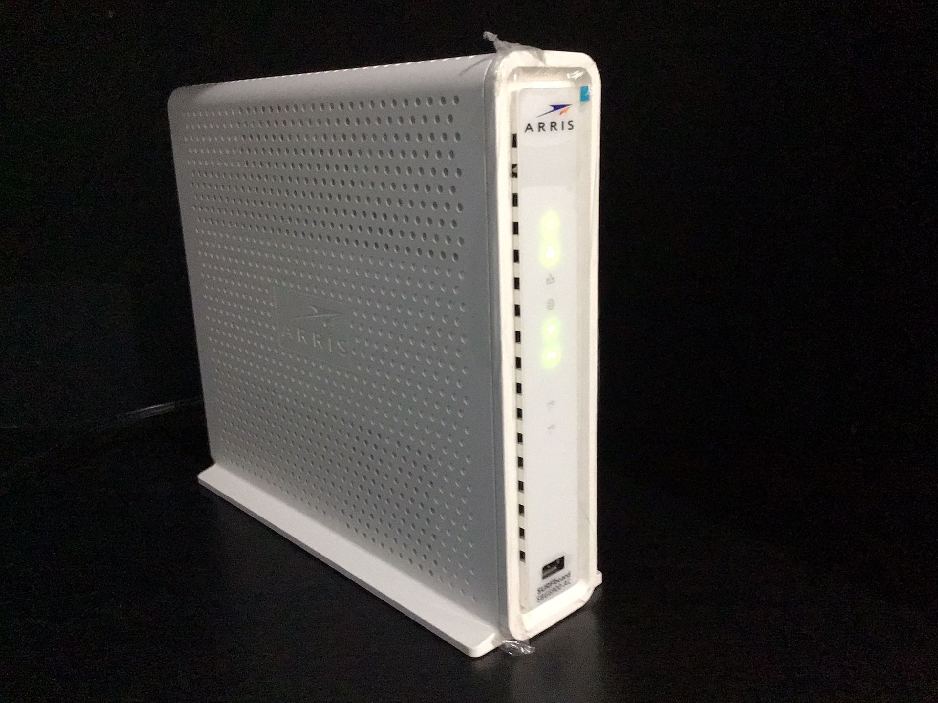 SBG6900 SURFboard DOCSIS 3.0 Cable Modem & Wi-Fi Router