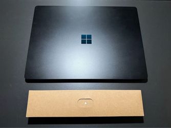 Microsoft Surface Laptop 4 - 13.5" TouchScreen (16GB RAM, 256GB SSD, Intel i7 11th Gen, Win 11 Pro)