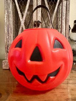 Vintage, 1980 Carolina Enterprises Blow Mold Jack-O-Lantern Trick-or-Treat Bucket