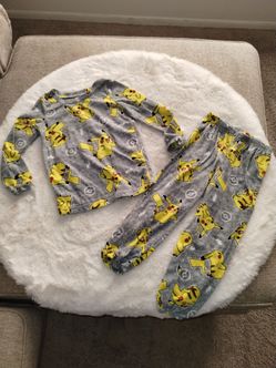 Pokemon Boys Pikachu 2 Piece Yellow/Gray Long Sleeve Pajama Set Size 4/5