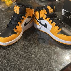 Nikes 