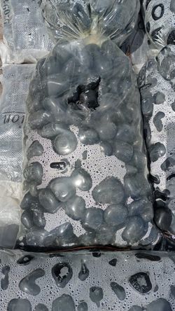 1" to 2" Black Polished Pebbles - Bag