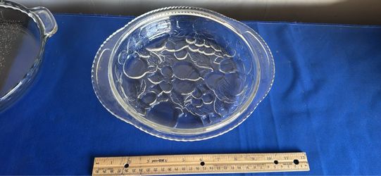 Glass pie dish