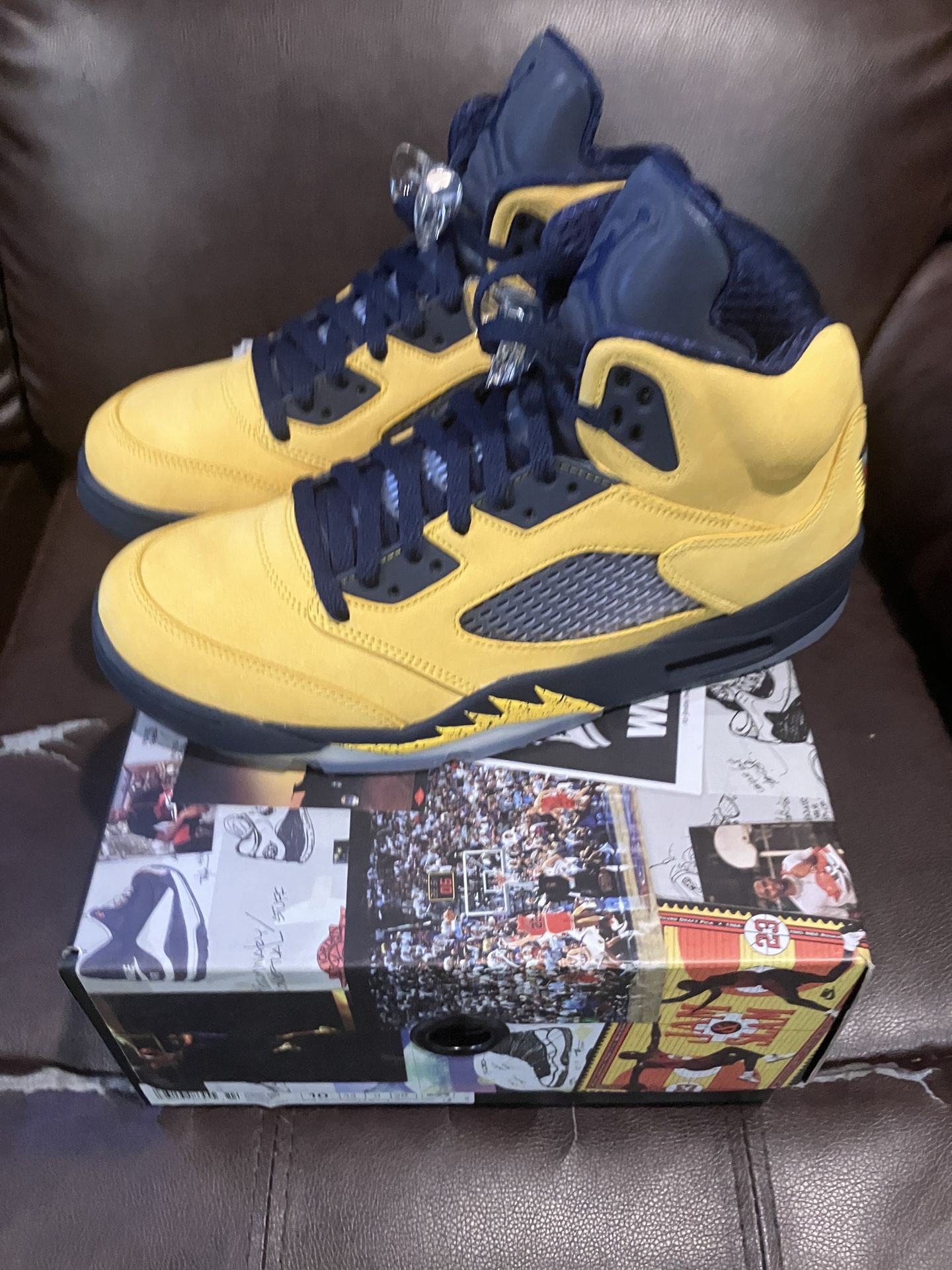 Nike Air Jordan 5 Retro Michigan Size 10