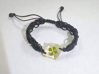 Handmade REAL Four Leaf Clover Hand- Knitted Knots Rope Bracelet Luck Adjustable Gift Friendship Black Diamond Resin