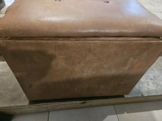 Small leather ottman
