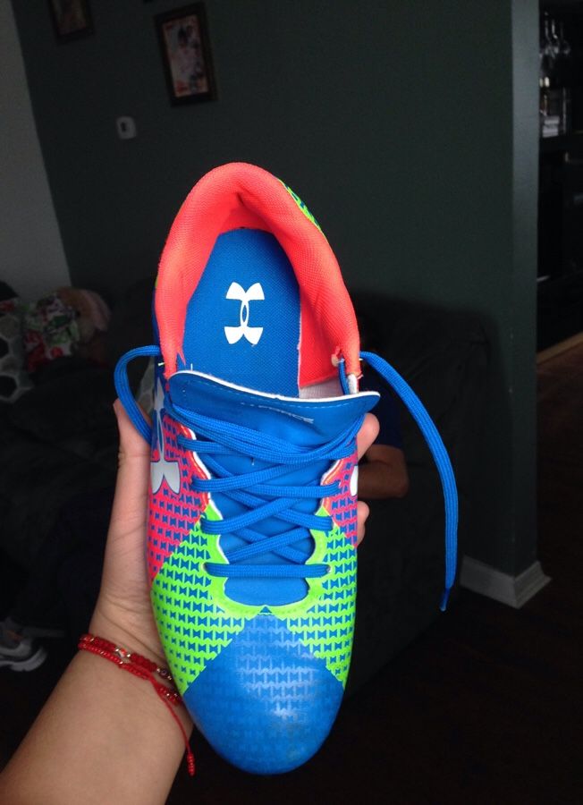 Under armor soccer shoes