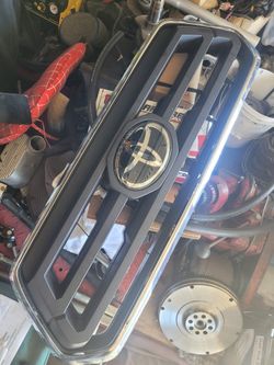 Toyota Tacoma 2022 SR5 grill Great Shape