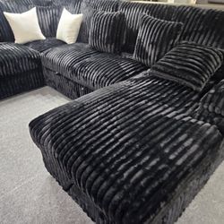 Brand New Black  Soft Jumbo Corduroy U Sectional With Sofa Pullout And Storage Chaise (123.03 x 97.64 (66.93 Chaise) x 38.19 in. H
 SEAT HEIGHT: 18.90