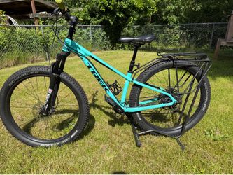 Trek Roscoe 7 - $800 / size 13.5 / Miami Blue