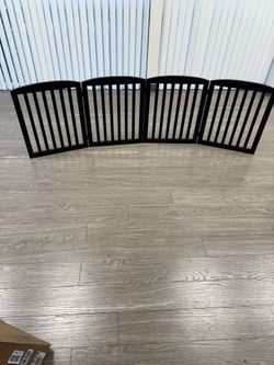 $30 / New / Freestanding baby or pet fence / 24” Tall X 80” Wide