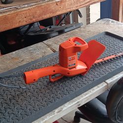 13-in Black & Decker hedger was good electric. 23 Mile and card Macomb Township