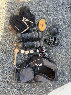 Youth Baseball Catchers Gear (Read Ad for SIZE)