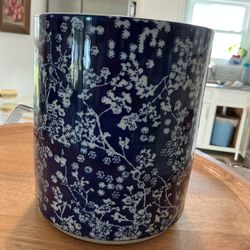 Beautiful hand made utensil holder crock , hand painted . Exclusive at Dillard,s. New