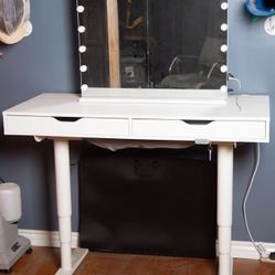 Make Up Mirror with djustable LED lights and usb charger.