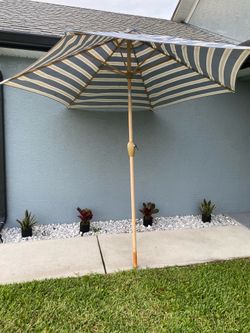 Outdoor Patio Umbrella