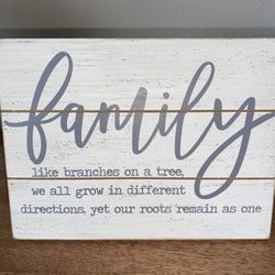 Family Wood Shelf Sitter Decoration