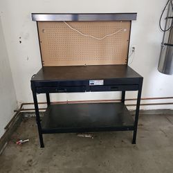 Work Bench For Garage W Light And Electric Outlets