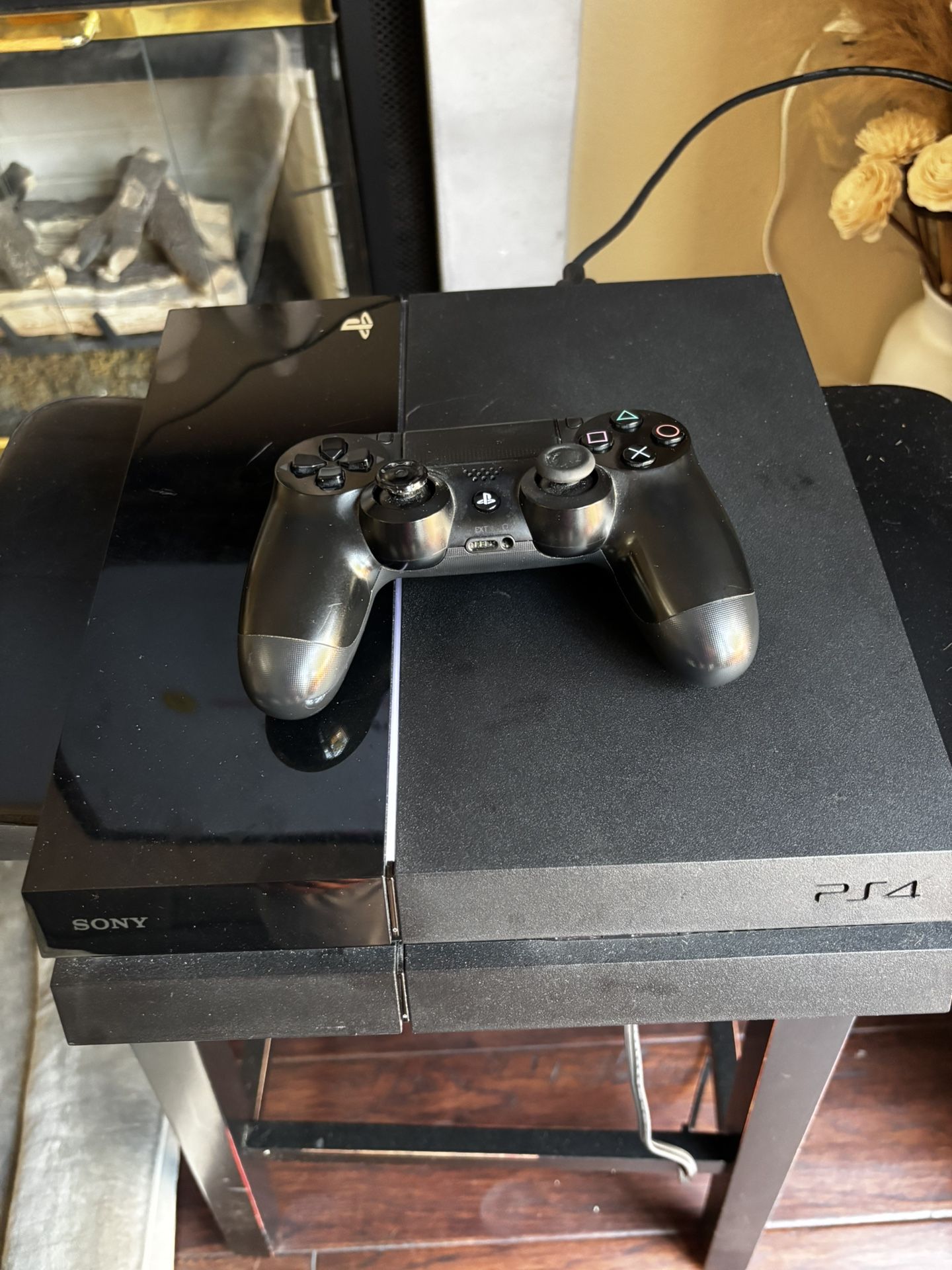 PlayStation 4 (PS4)