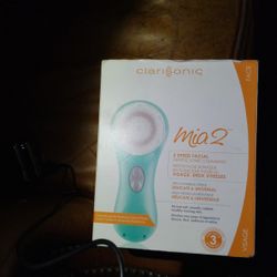 Mia 2 Facial Scrub 