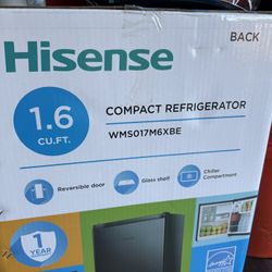 Hisense 1.6 Cu ft Single Door Mini Fridge, Black, Energy Star, 1 Year Warranty, WMS017M6XBE New