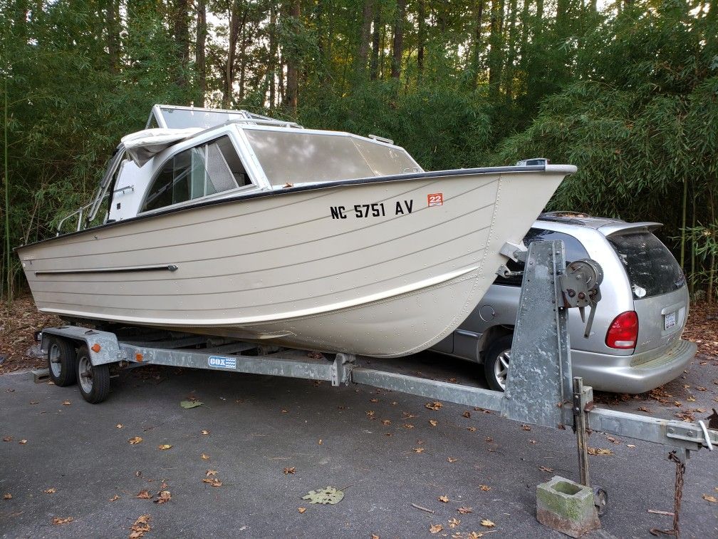 StarCraft Chieftain 21 ft Aluminum Boat