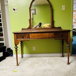 Antique Mahogany Wood Vanity Dresser