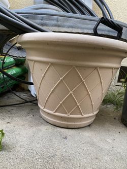 24 In Heavy Duty Home Deco Resin Pot.