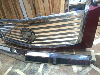 Front grill for 2002 - 2006 Cadillac Escalade