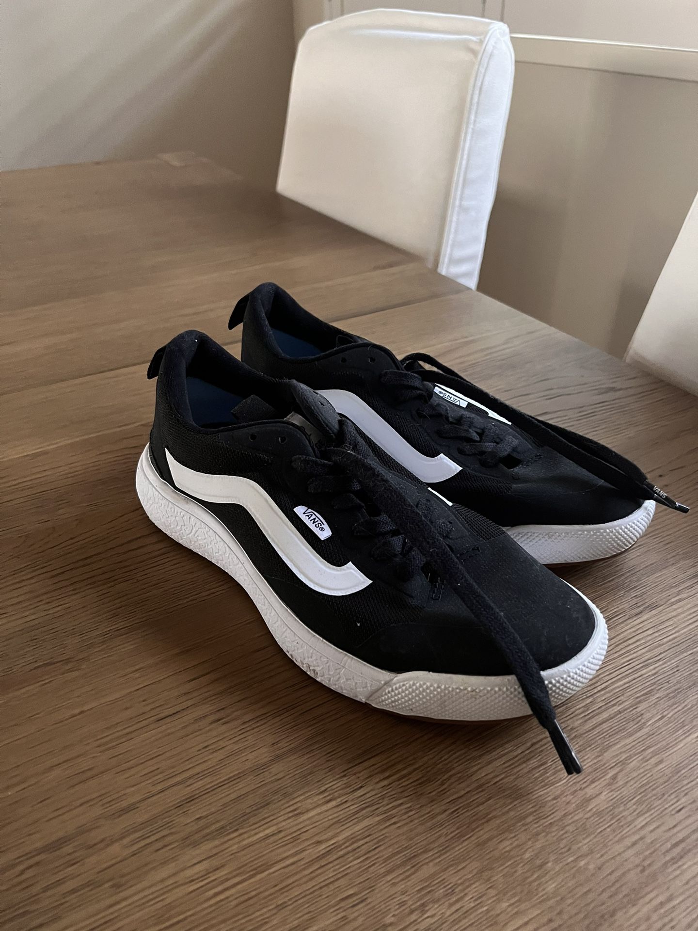 Vans Running Shoes – Women’s Size 8