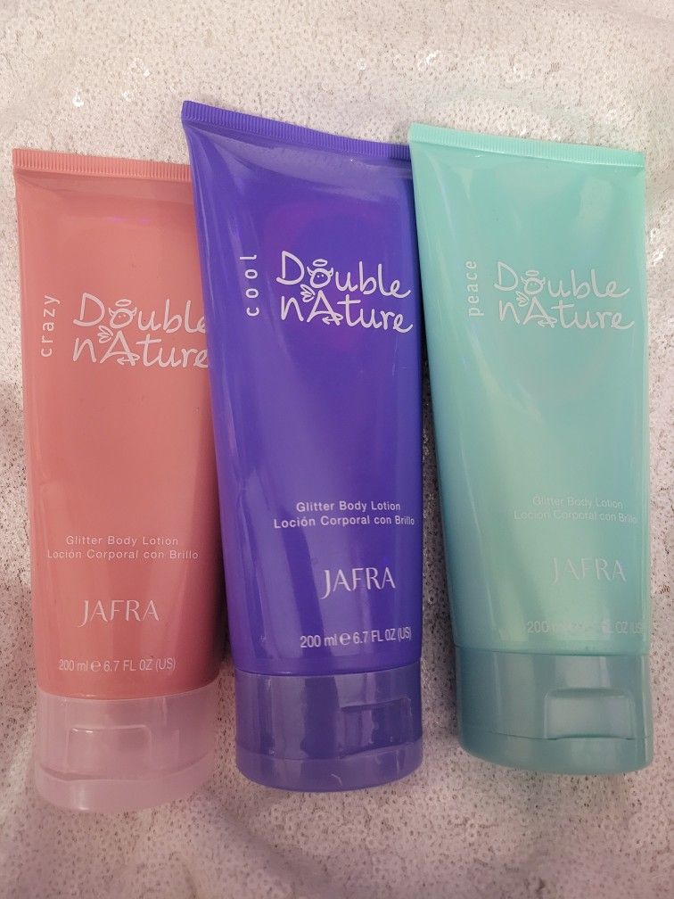 CREMA CORPORAL CON BRILLITOS
