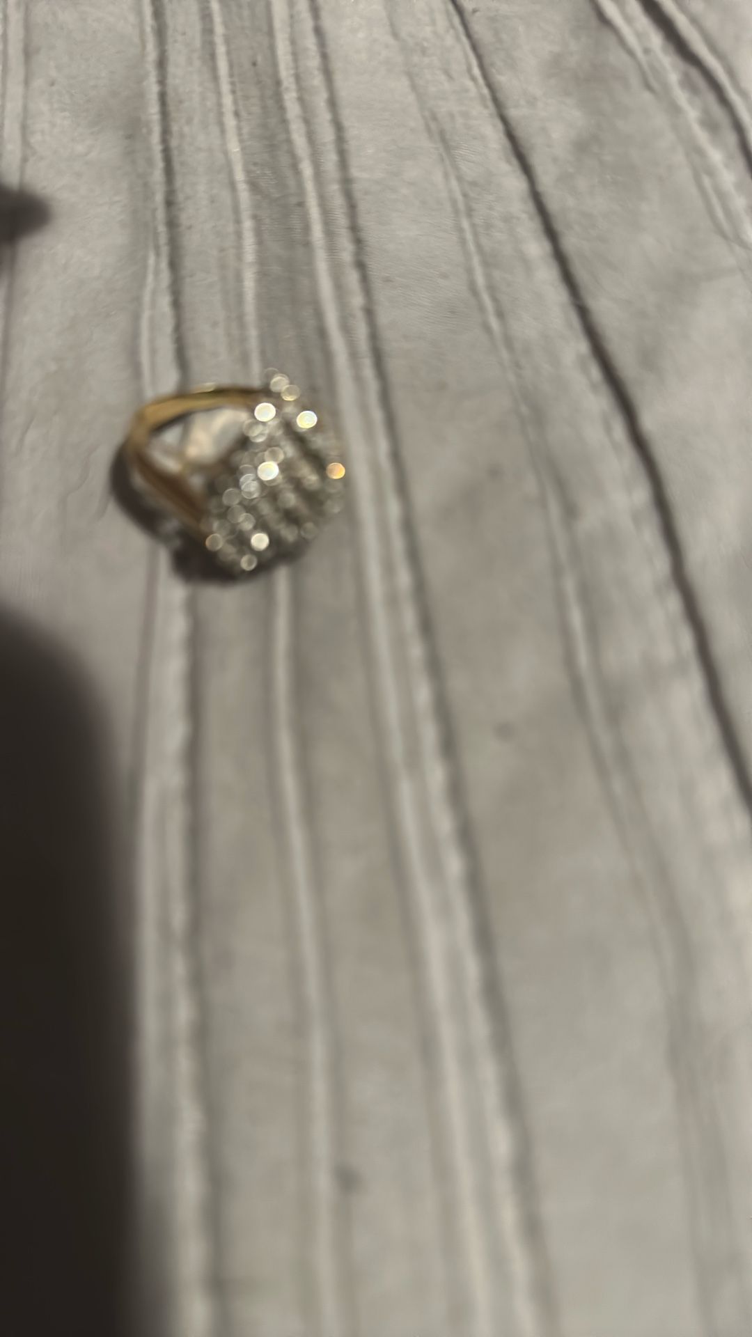 Beautiful 14 karat gold diamond ring