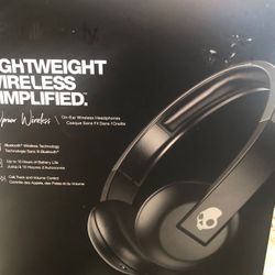 Wireless simplified weightless headphone skullcandy new