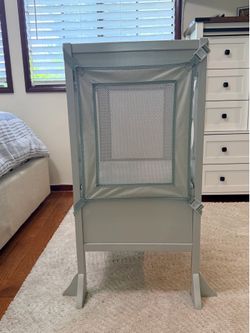 Guidecraft Classic Kitchen Helper Toddler Tower - Gray