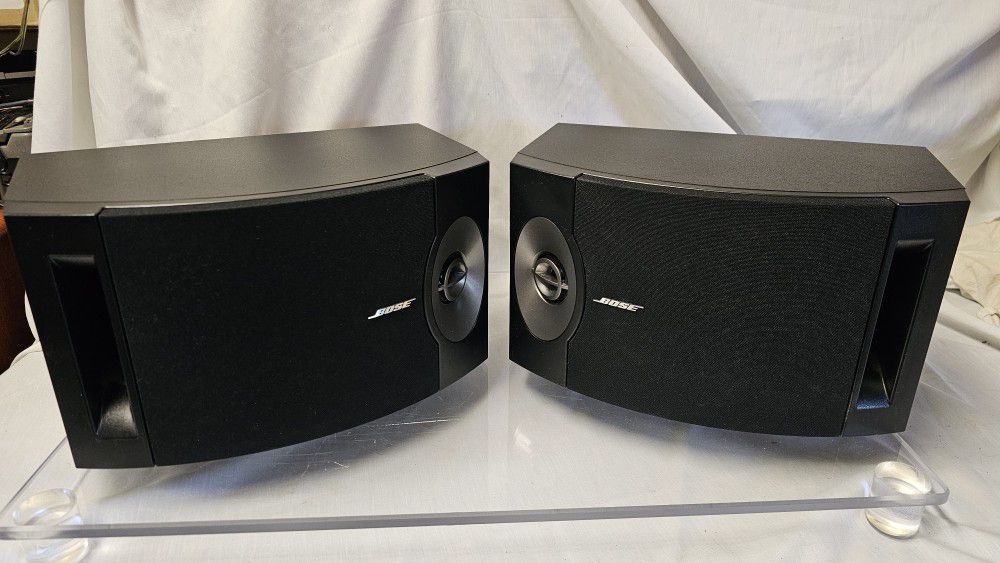 Bose 201 Series V Bookshelf Speakers - Very Nice!

