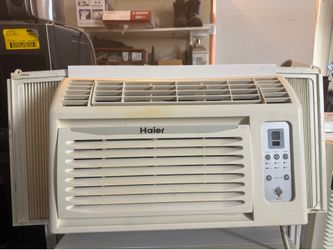 6000 BTU air conditioner in great working condition