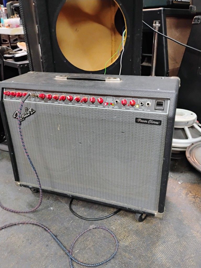 Fender Power Chorus 2-Channel 2 x 65-Watt 2x12