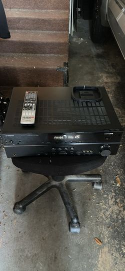 Yamaha RX-V467 5.1-Channel Natural Sound AV Home Theater Receiver (Includes Remote & Antenna)