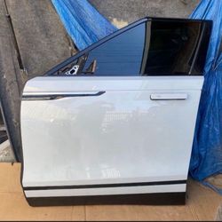 Range  Rover Velar Door Left Front 18 Thru 25 Complete  P250 White 