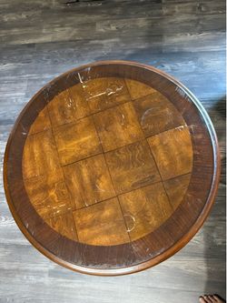 Round coffee table