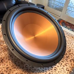 Klipsch R-115SW (1061059) is a 15-inch front-firing powered subwoofer featuring a 400W RMS/800W peak all-digital amplifier, spun-copper Cerametallic d