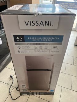 Mini Fridge Vissani 4.5 cu ft