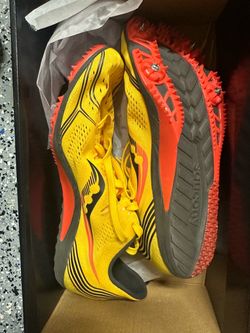 Track shoes