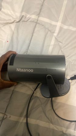 Ntaanoo projector