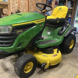 John Deere S240