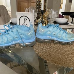 Men Used Tennis Size 9.5 